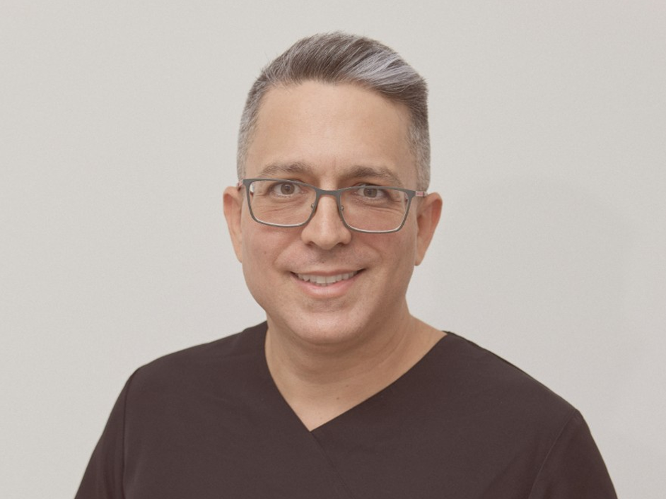 Dr. Jonás Darias
